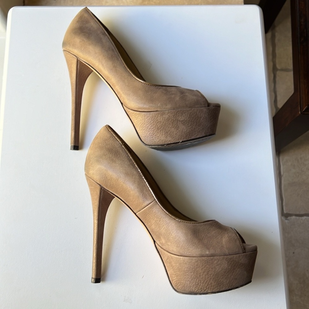 B Brian Atwood Peep toe Pump